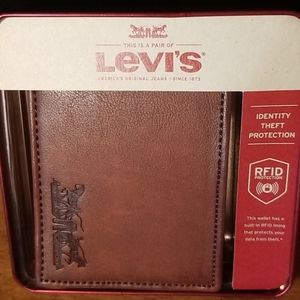 Men's Levi's RFID-Blocking extra capacity wallet